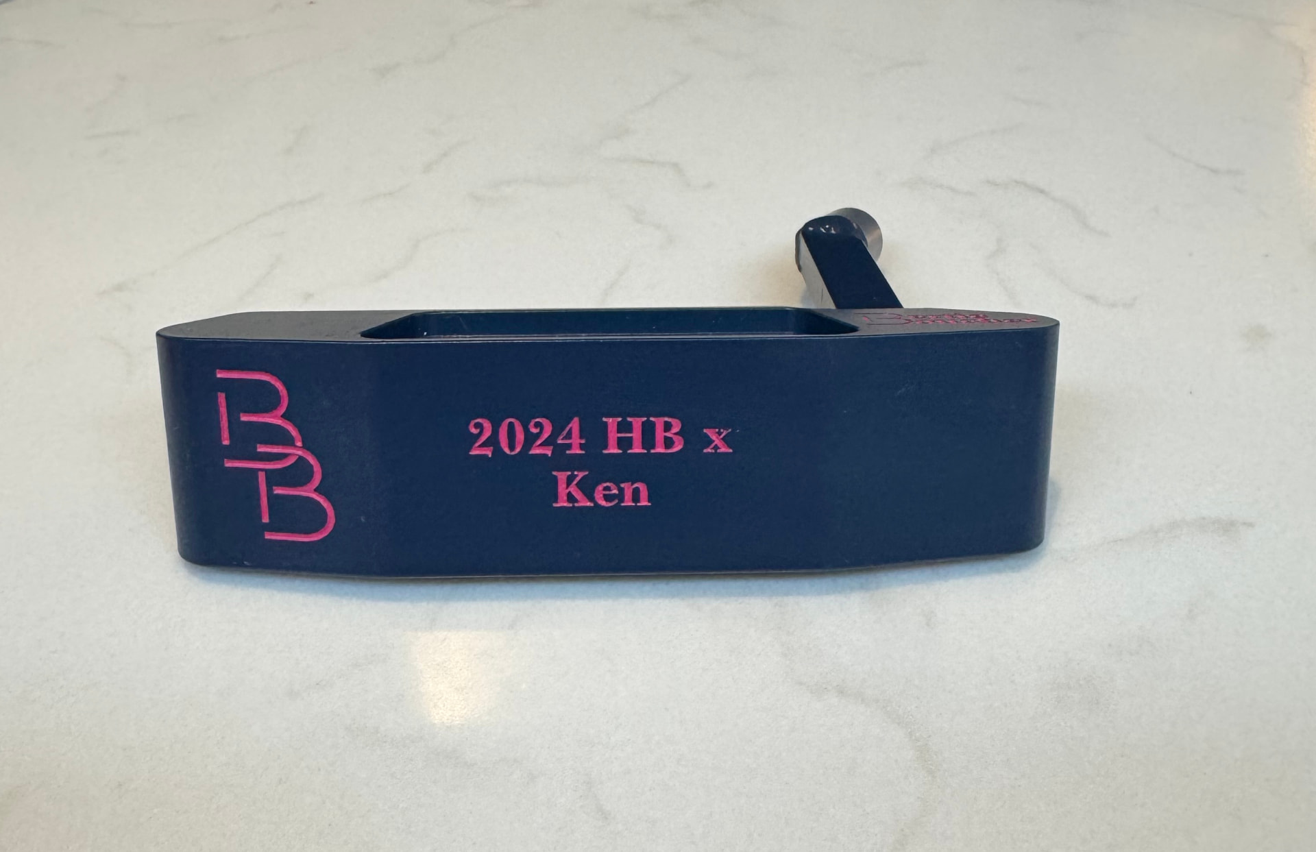 Black bespoke putter with pink 2024 HB x Ken engraving